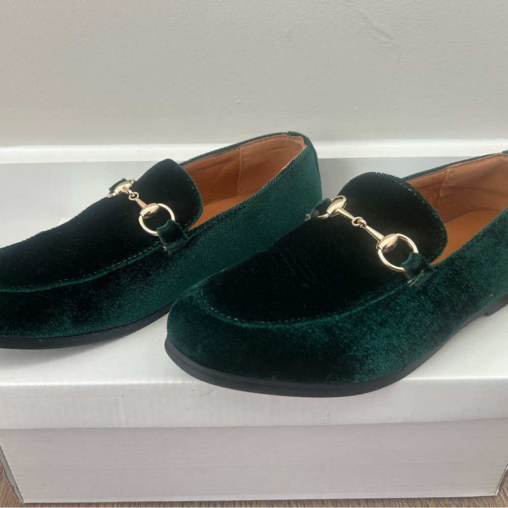 Boys Elegant Green Velvet Loafers (size 34)